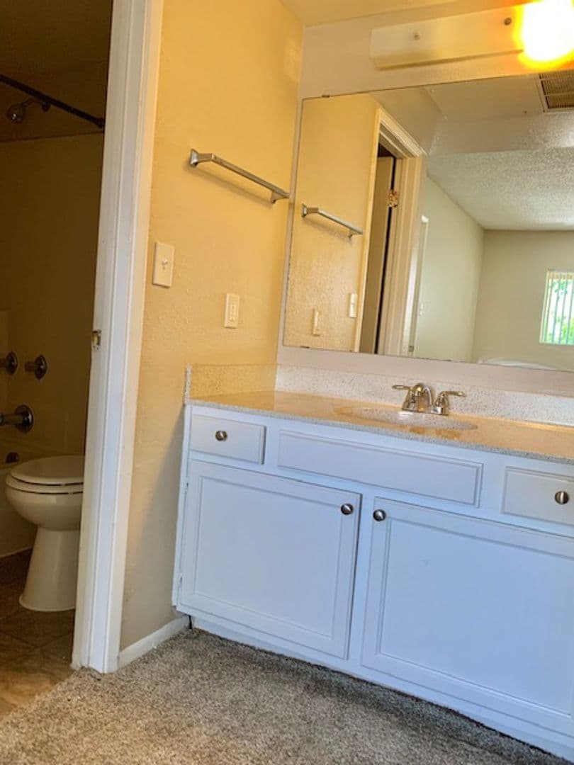 Phoenix Apartment: 1750 E Bell Rd.
