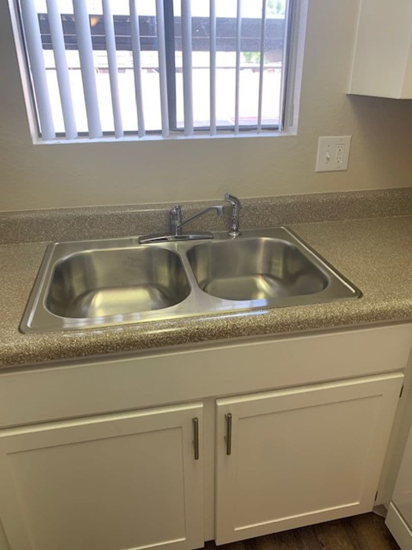 Phoenix Apartment: 5350 E Taylor St