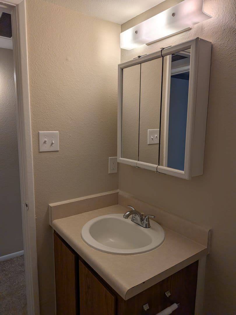 Phoenix Apartment: 5350 E Taylor St