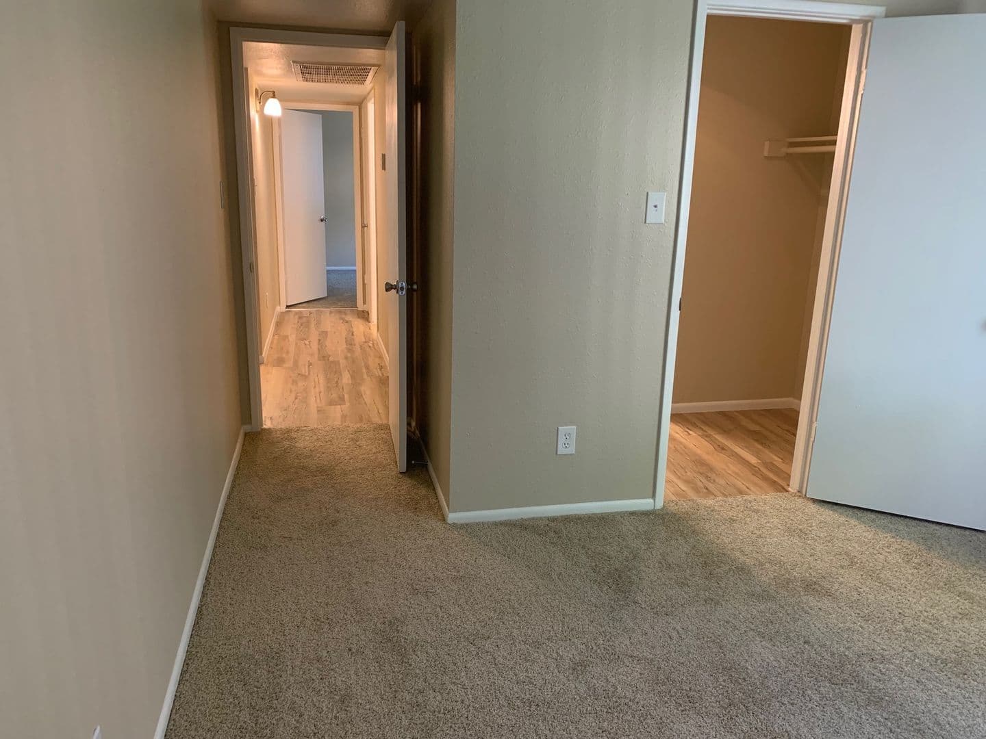 Phoenix Apartment: 5350 E Taylor St