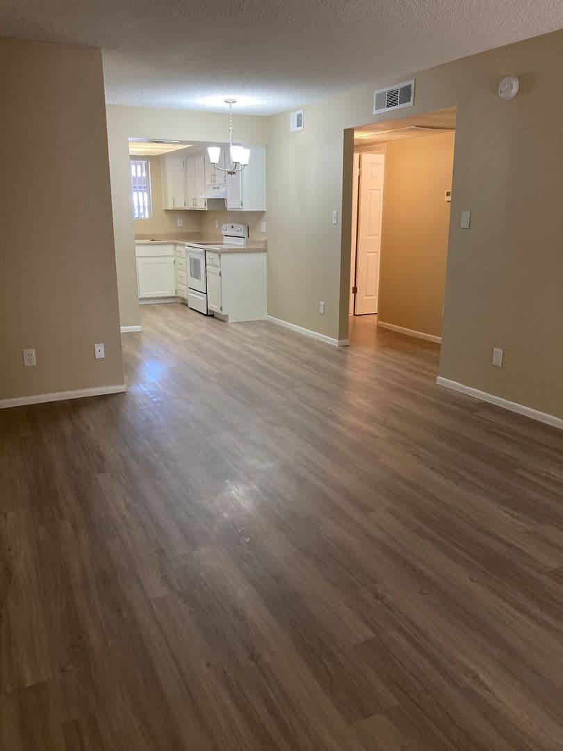 Phoenix Apartment: 5350 E Taylor St