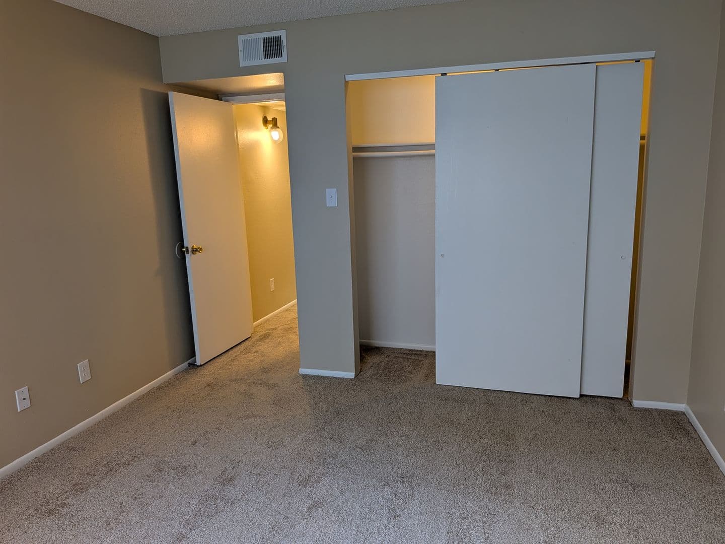 Phoenix Apartment: 5350 E Taylor St