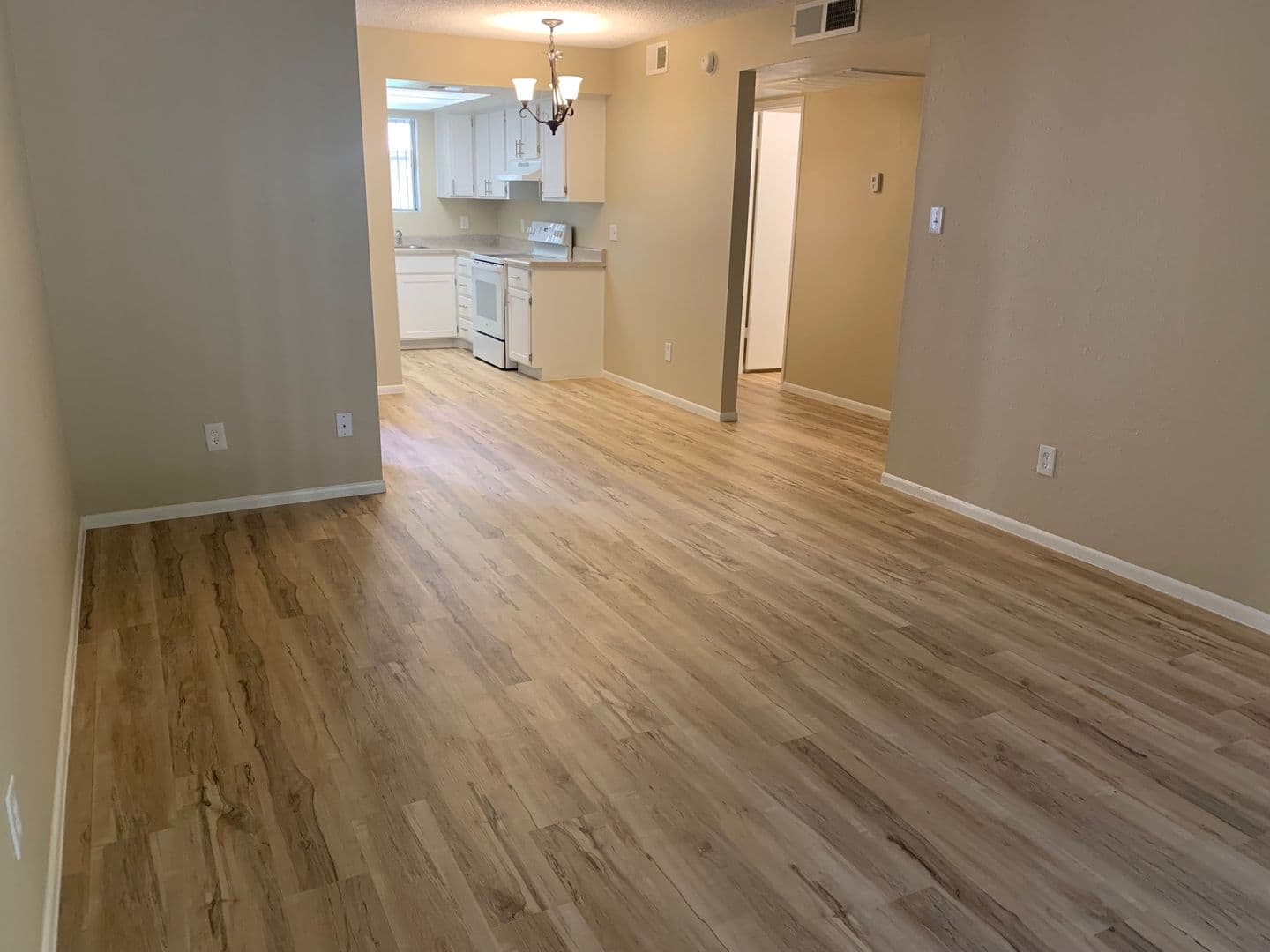 Phoenix Apartment: 5350 E Taylor St