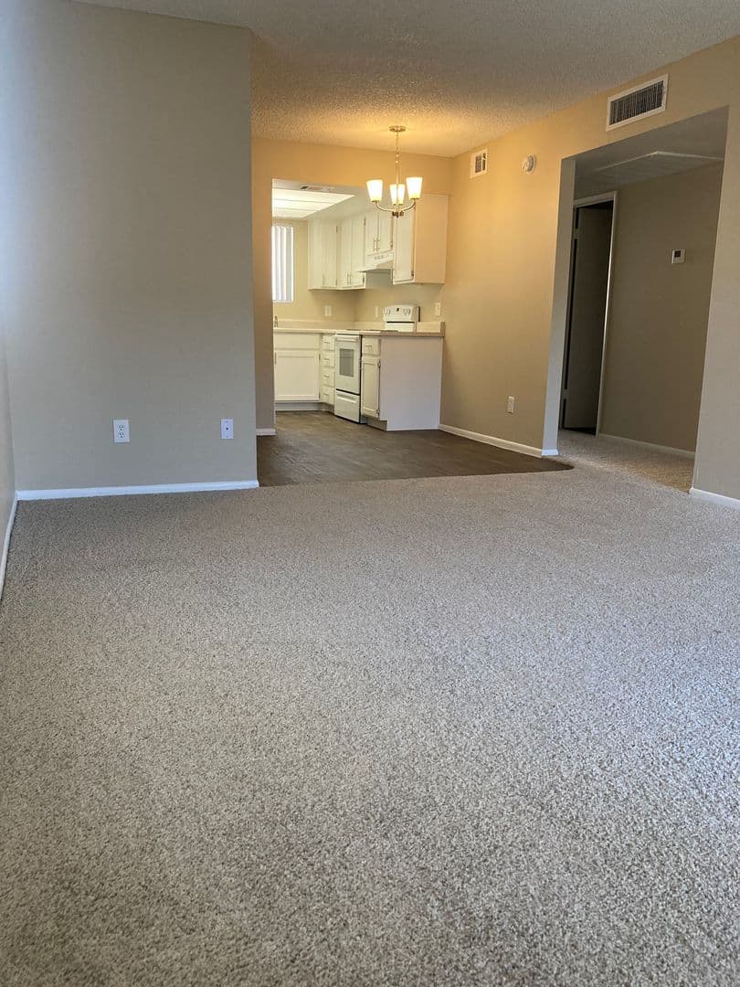 Phoenix Apartment: 5350 E Taylor St