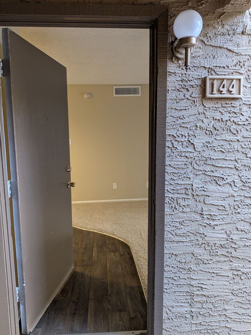 Phoenix Apartment: 5350 E Taylor St