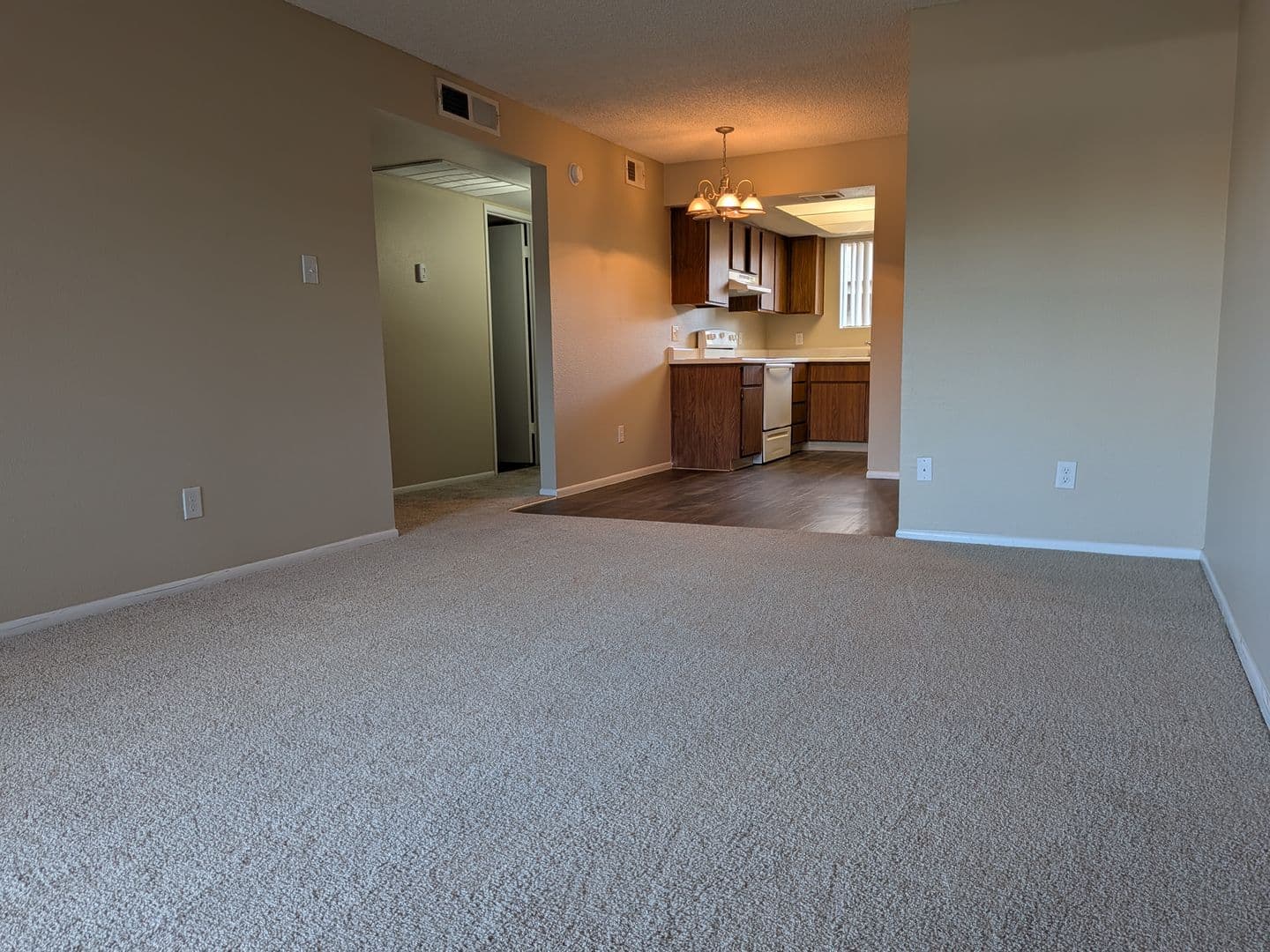 Phoenix Apartment: 5350 E Taylor St