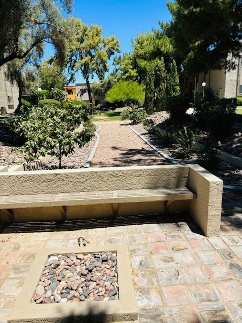 Phoenix Apartment: 1750 E Bell Rd.