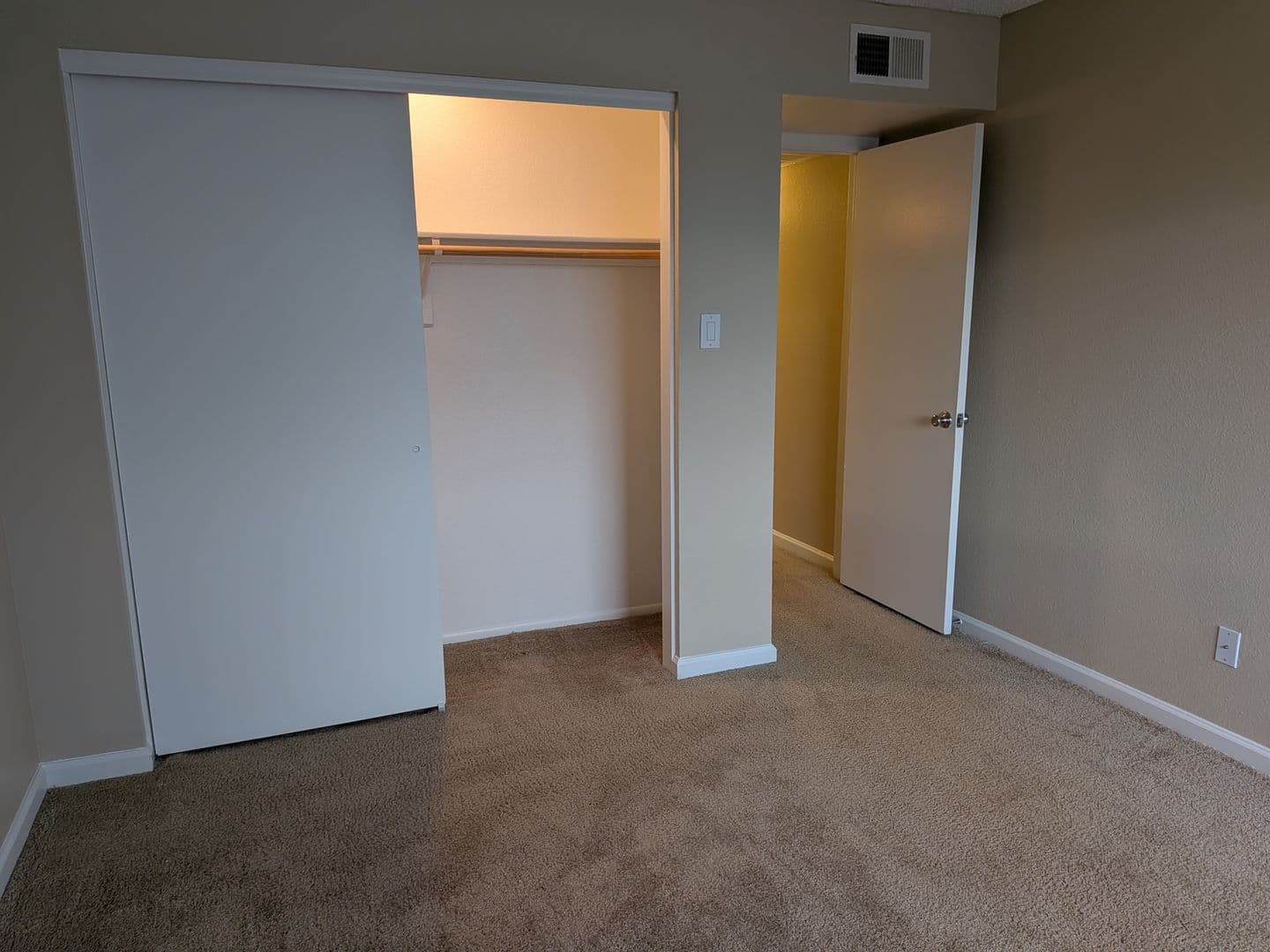 Phoenix Apartment: 5350 E Taylor St