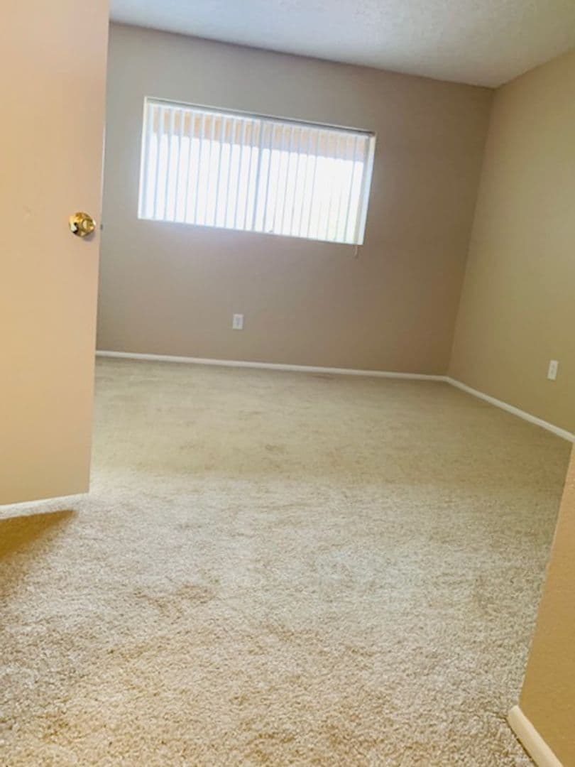 Phoenix Apartment: 1750 E Bell Rd.