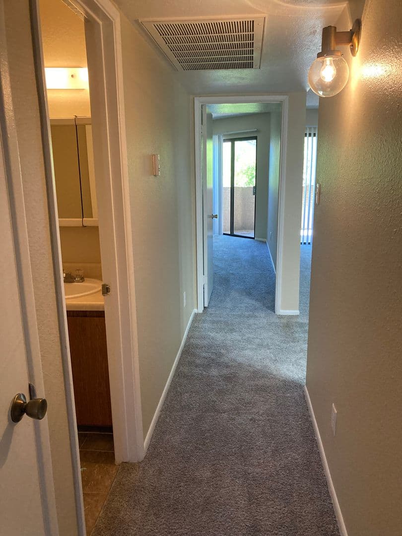 Phoenix Apartment: 5350 E Taylor St