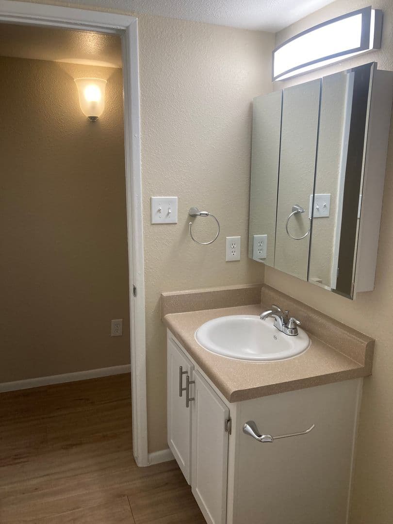 Phoenix Apartment: 5350 E Taylor St