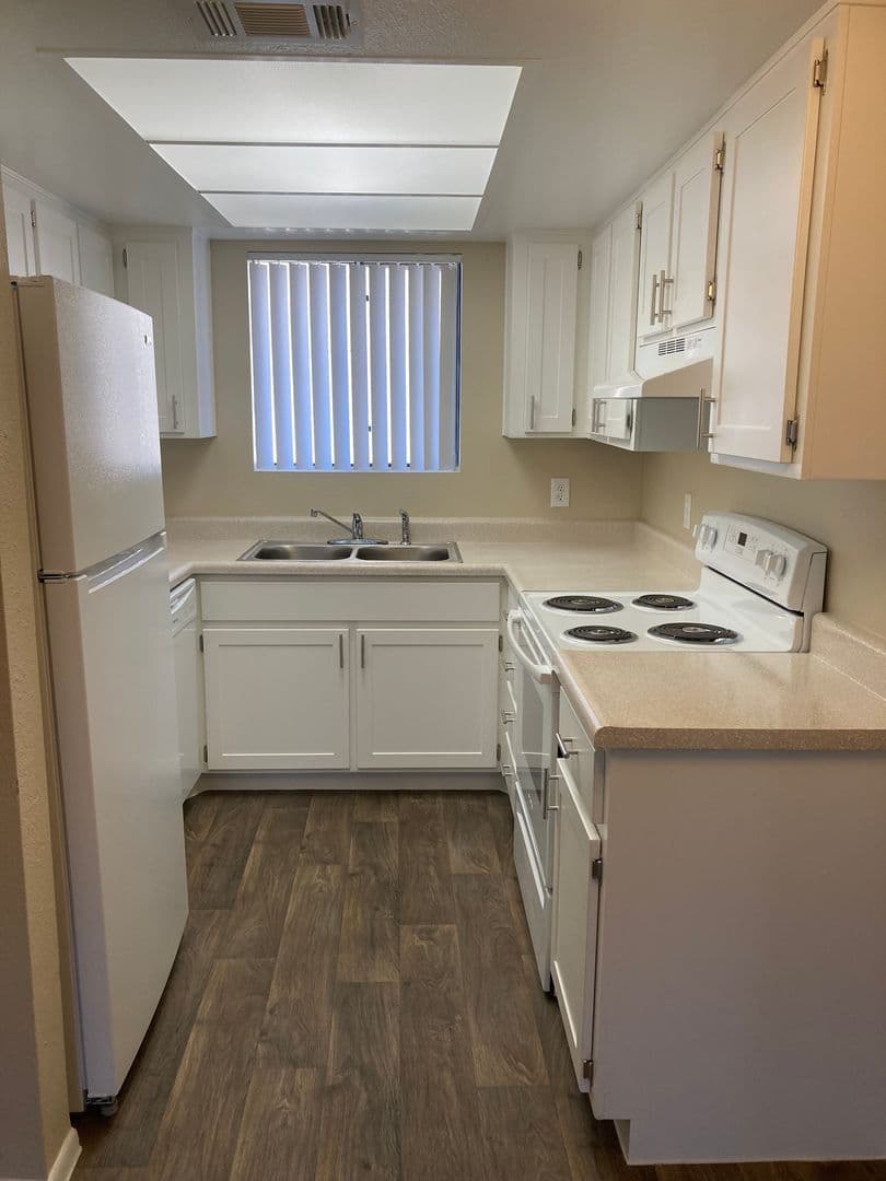Phoenix Apartment: 5350 E Taylor St