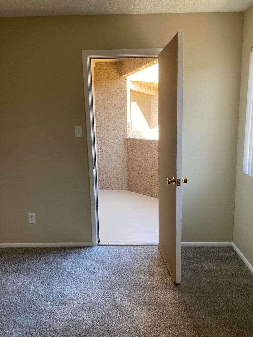 Phoenix Apartment: 5350 E Taylor St