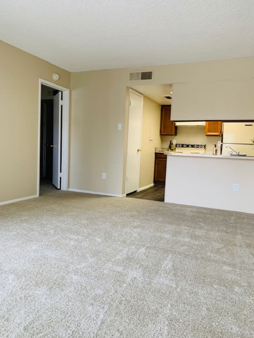 Phoenix Apartment: 1750 E Bell Rd.