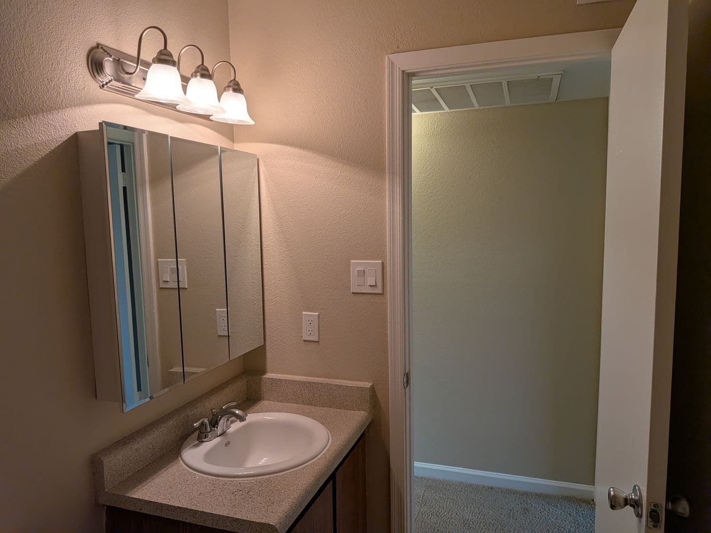 Phoenix Apartment: 5350 E Taylor St