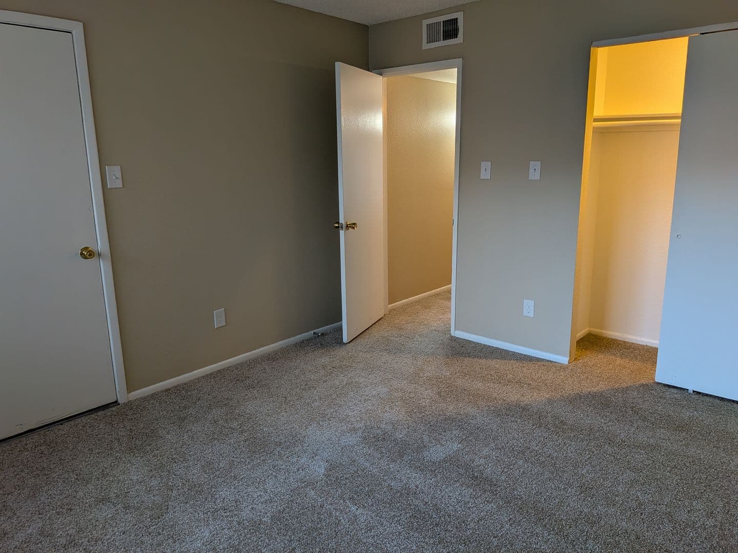 Phoenix Apartment: 5350 E Taylor St