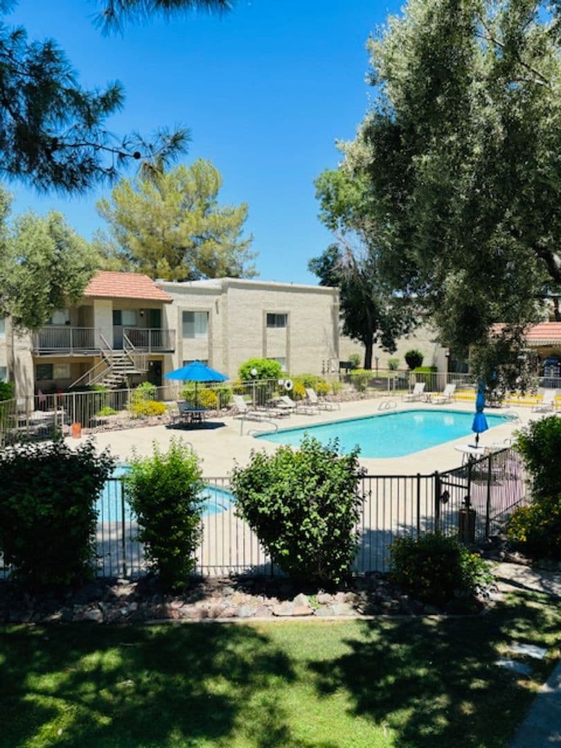 Phoenix Apartment: 1750 E Bell Rd.