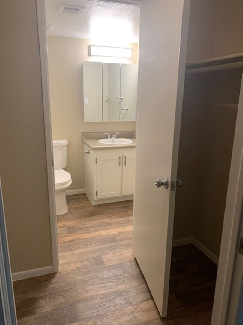 Phoenix Apartment: 5350 E Taylor St