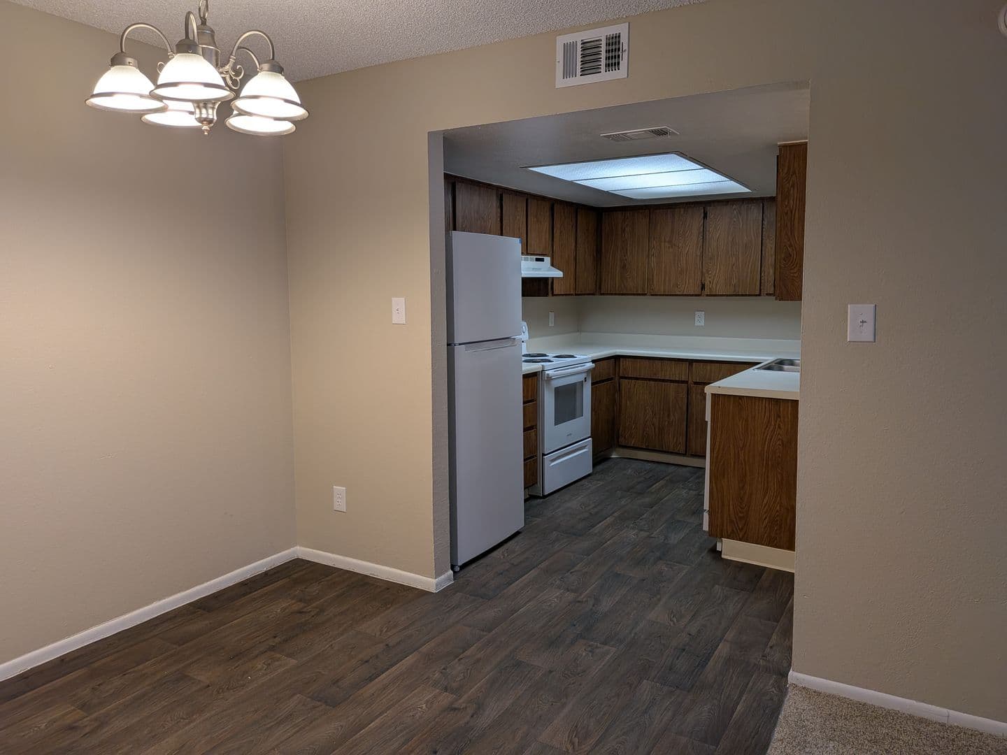 Phoenix Apartment: 5350 E Taylor St