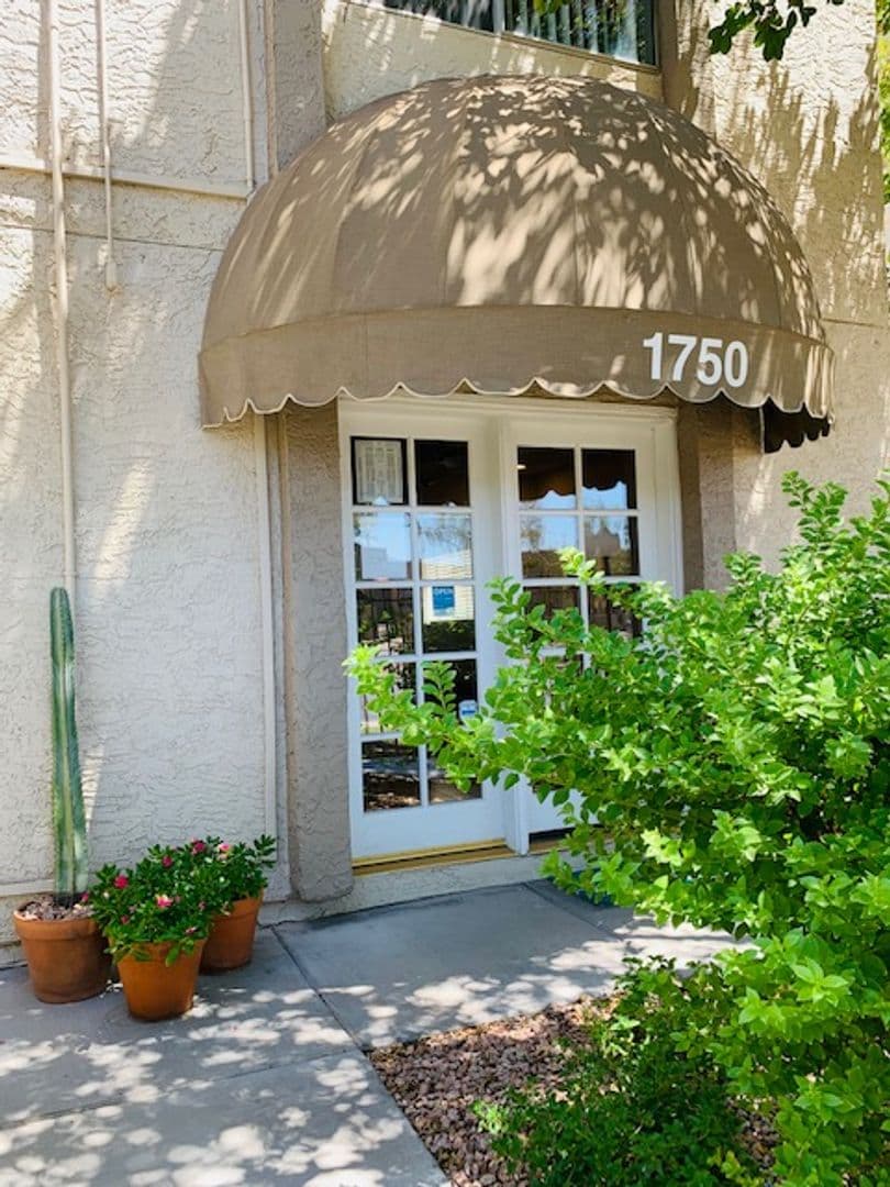 Phoenix Apartment: 1750 E Bell Rd.