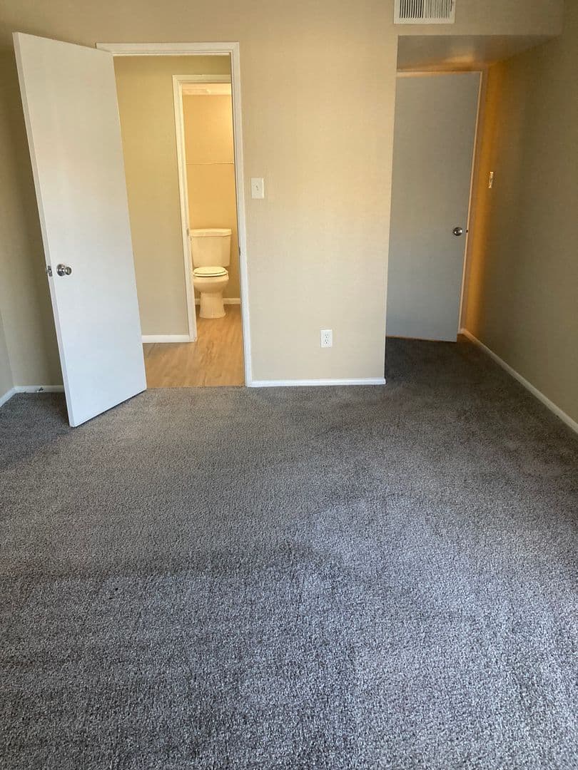 Phoenix Apartment: 5350 E Taylor St