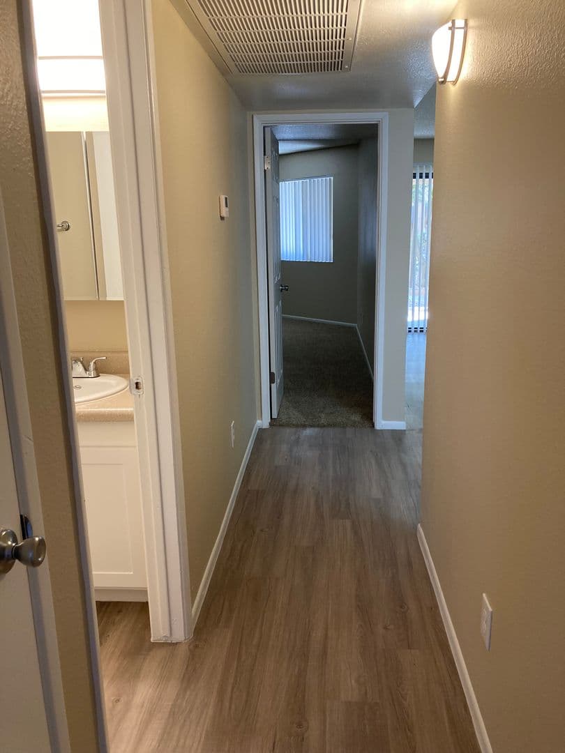 Phoenix Apartment: 5350 E Taylor St