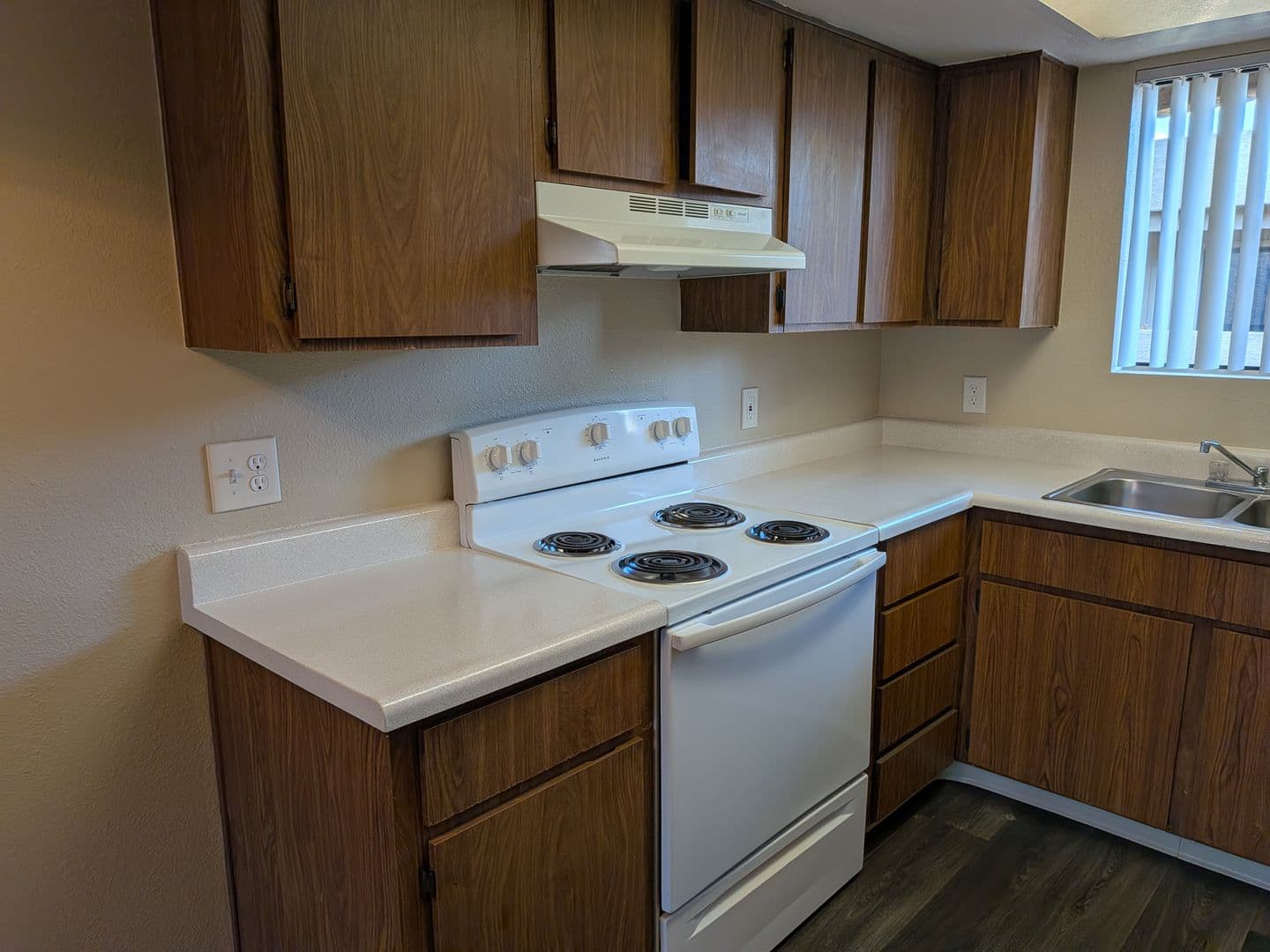 Phoenix Apartment: 5350 E Taylor St