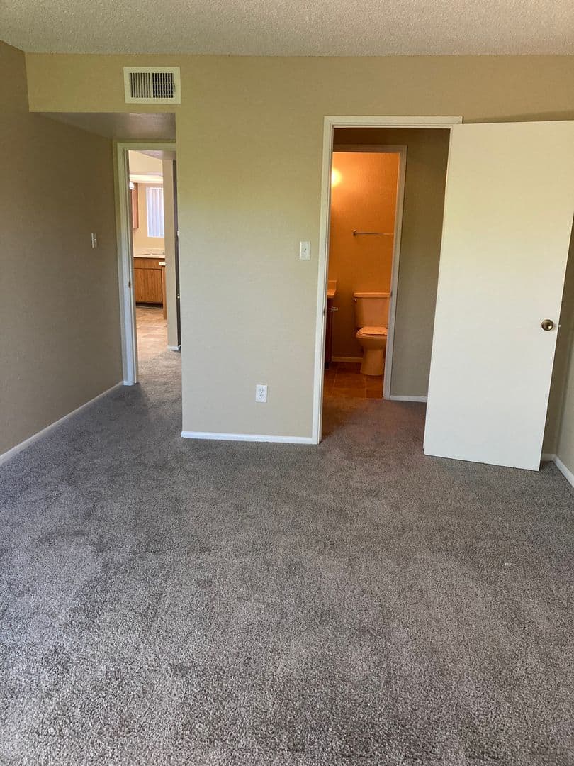 Phoenix Apartment: 5350 E Taylor St