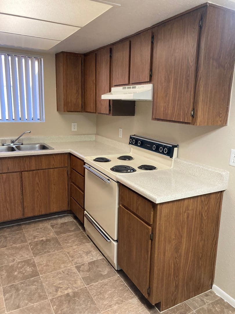 Phoenix Apartment: 5350 E Taylor St