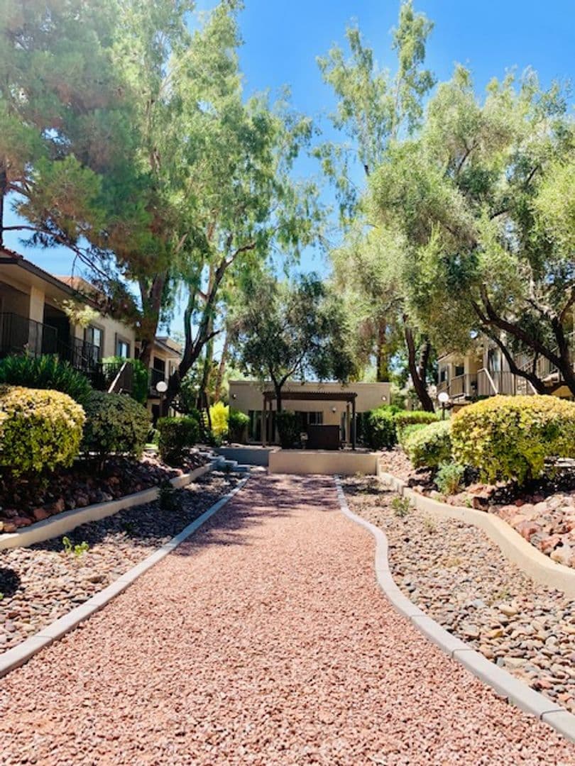 Phoenix Apartment: 1750 E Bell Rd.