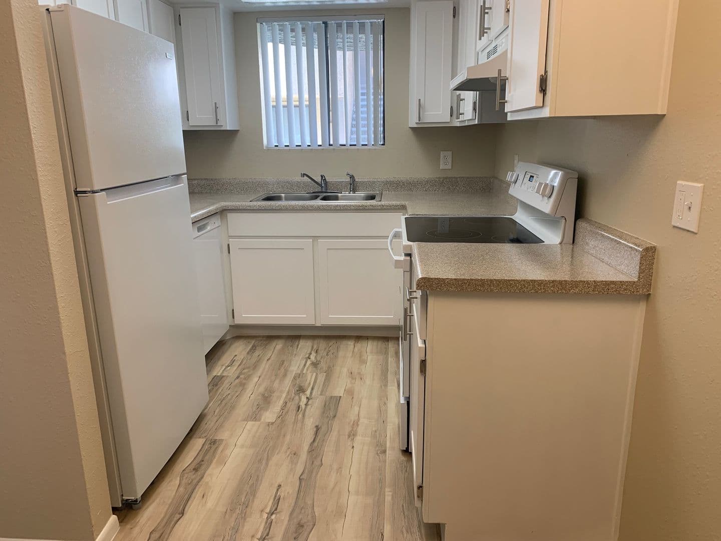 Phoenix Apartment: 5350 E Taylor St