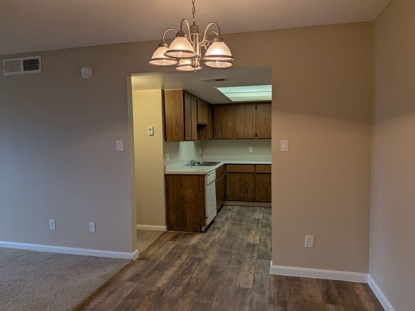 Phoenix Apartment: 5350 E Taylor St