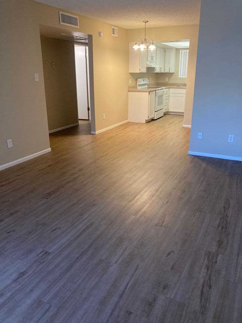 Phoenix Apartment: 5350 E Taylor St