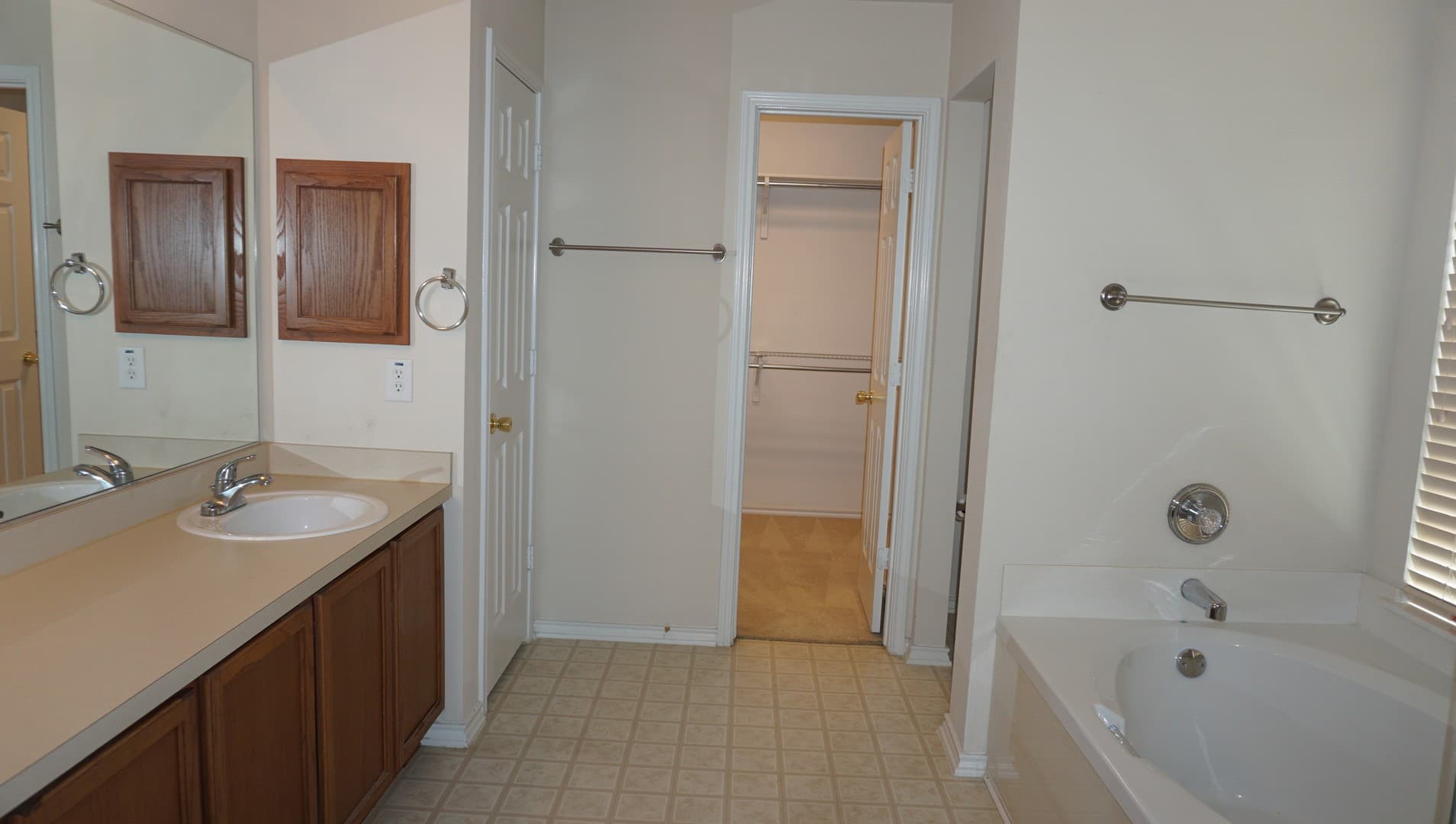 Selma House: 15619 Turfway Park