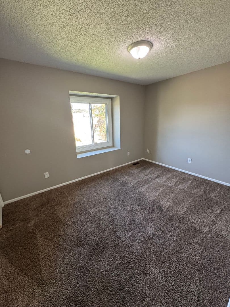 Fort Wayne House: 726 Aurora Knoll Lane