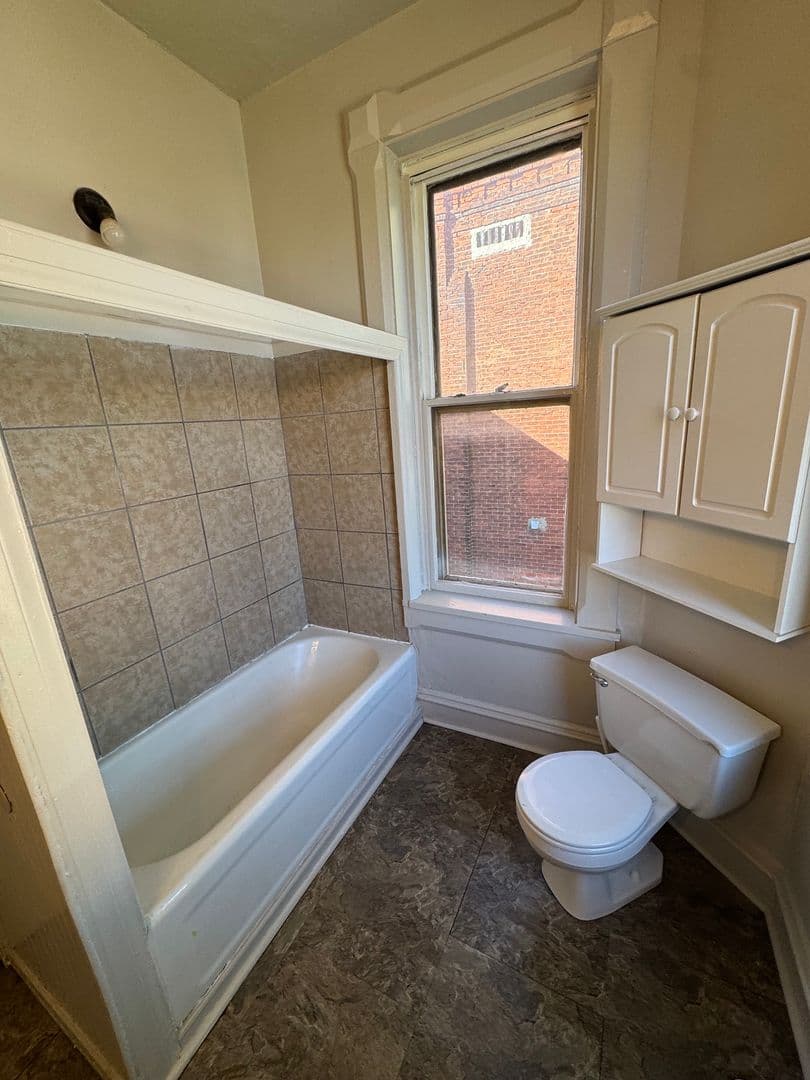 Fort Wayne Apartment: 601 W Wayne St