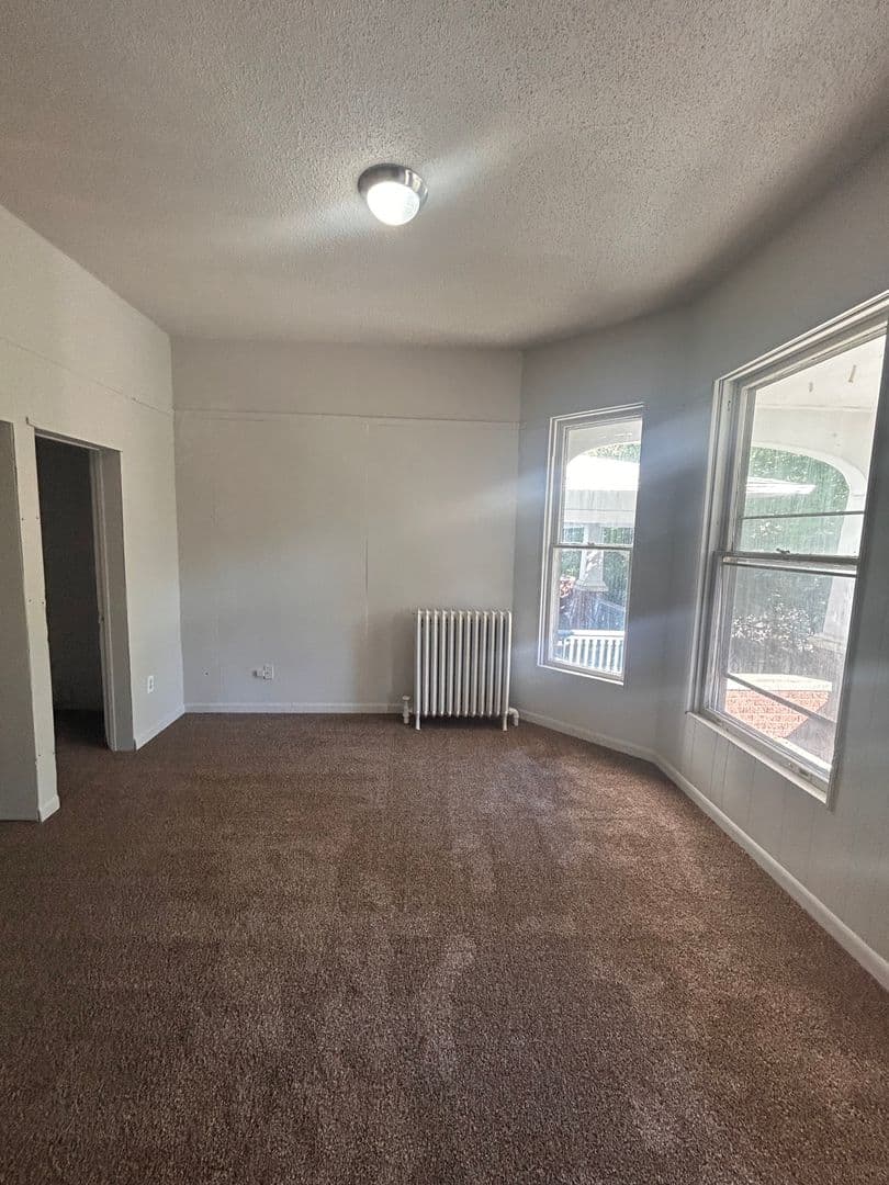 Fort Wayne Apartment: 938 Lincoln Ave