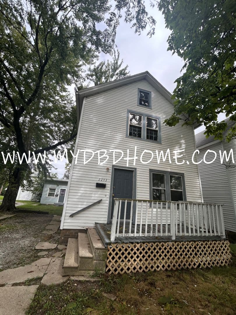 Fort Wayne House: 2243 New Haven Ave.