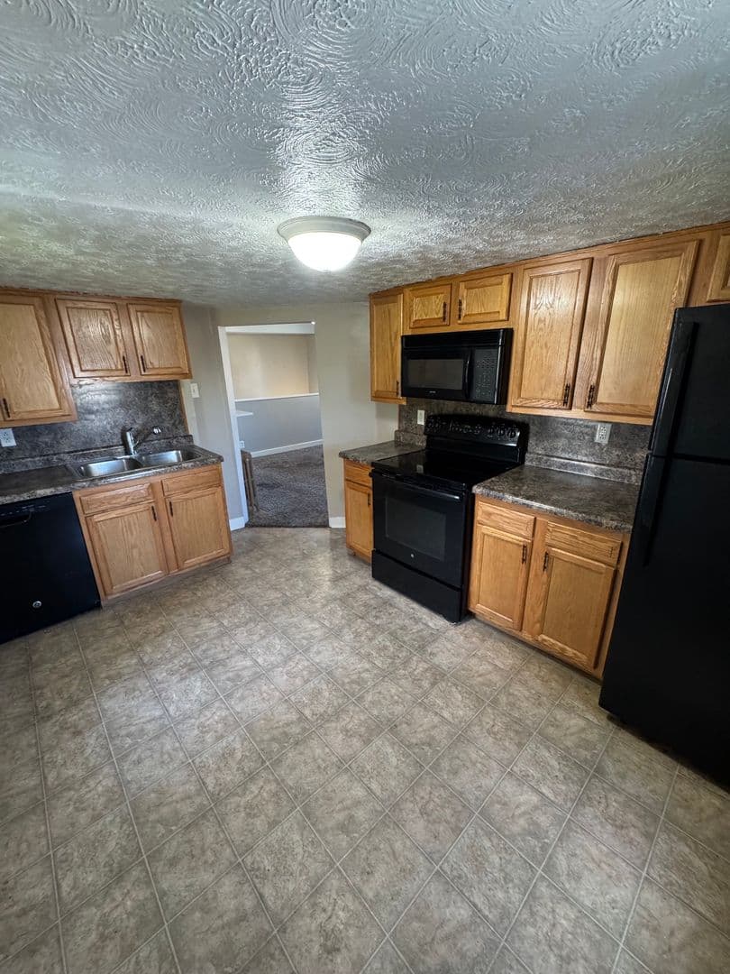 Fort Wayne Apartment: 4029 Barr St.