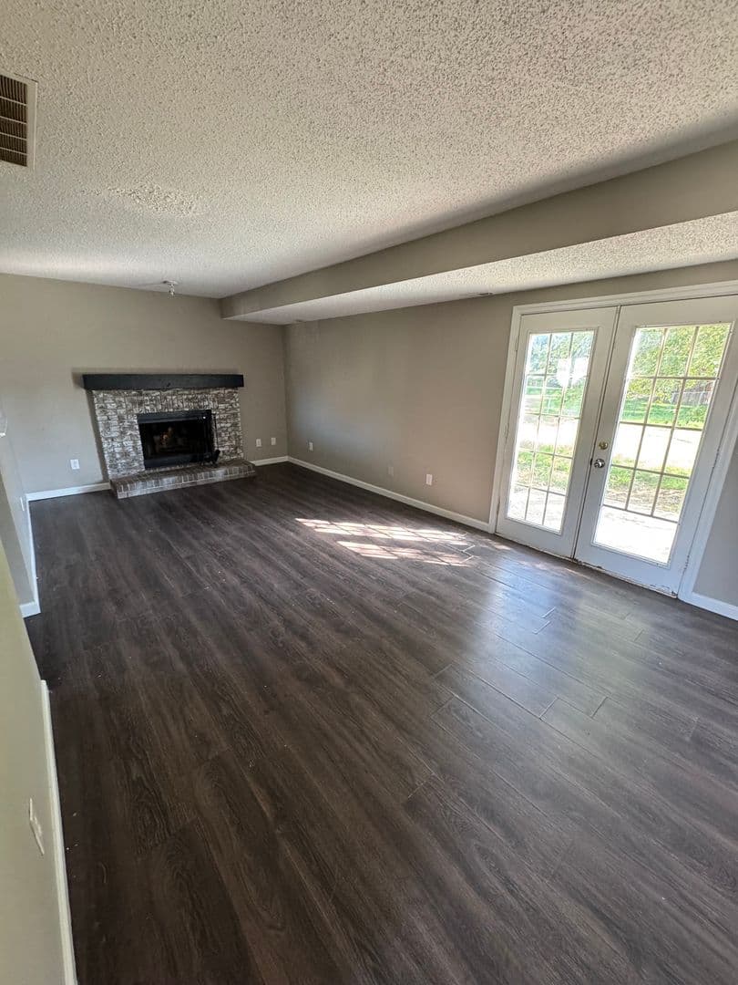 Fort Wayne House: 726 Aurora Knoll Lane
