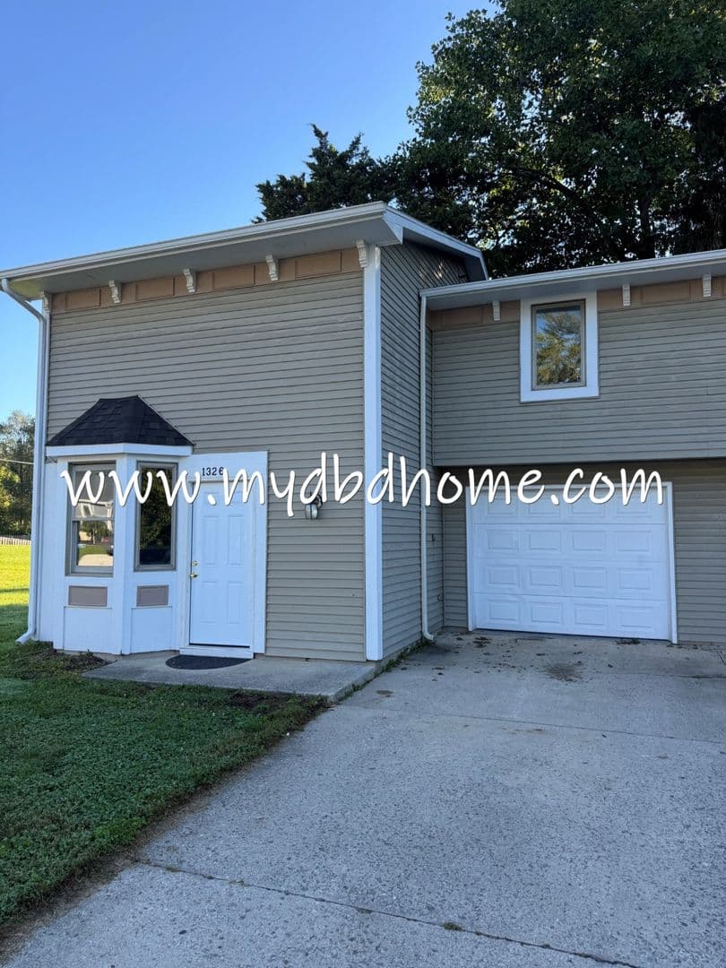 Fort Wayne House: 1326 Lofton Way