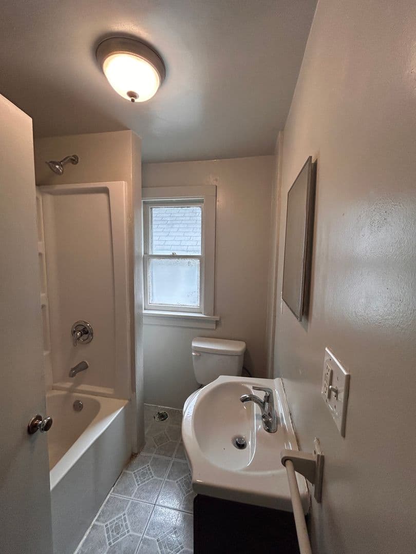 Fort Wayne House: 2243 New Haven Ave.
