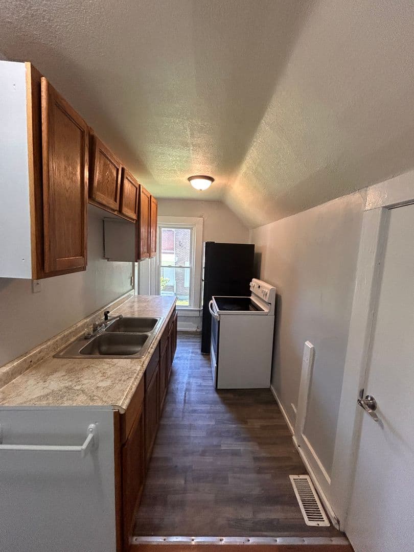Ft. Wayne Apartment: 812 Huestis Ave