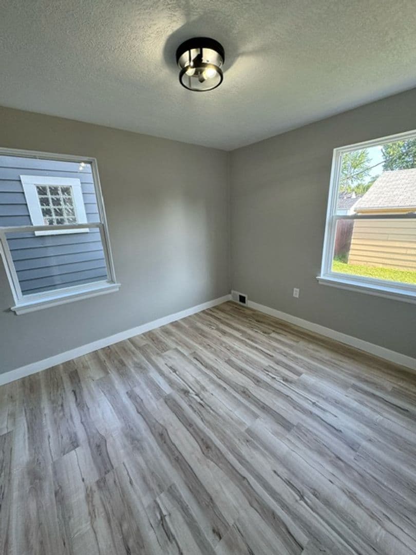Fort Wayne Apartment: 2405 Carew St.