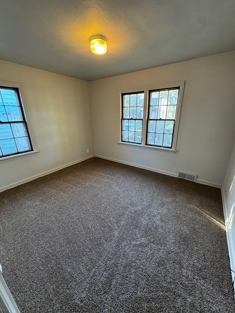 Fort Wayne House: 801 Hamilton Ave.