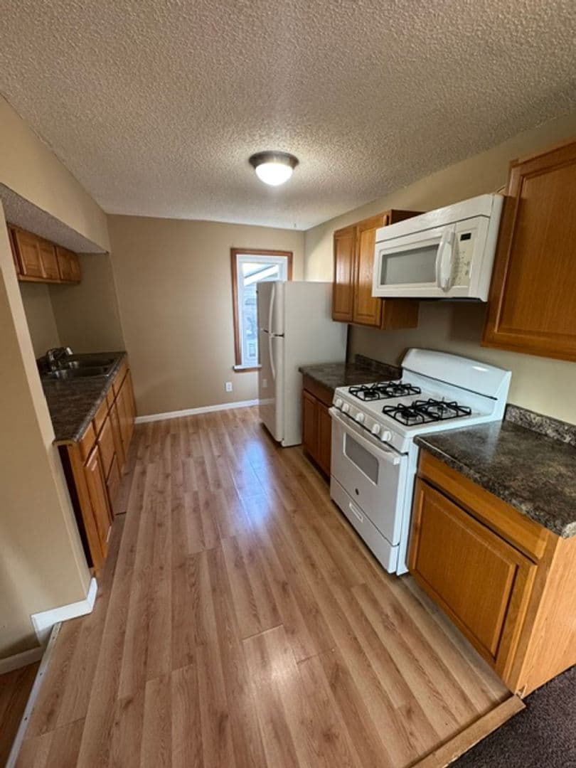 New Haven House: 534 South Street