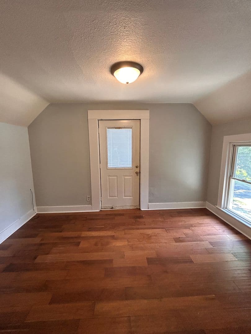 Ft. Wayne Apartment: 812 Huestis Ave