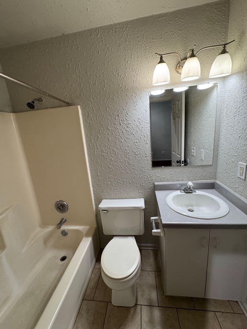 Fort Wayne House: 1326 Lofton Way