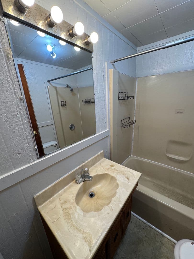 Fort Wayne House: 3808 Eastway Dr.