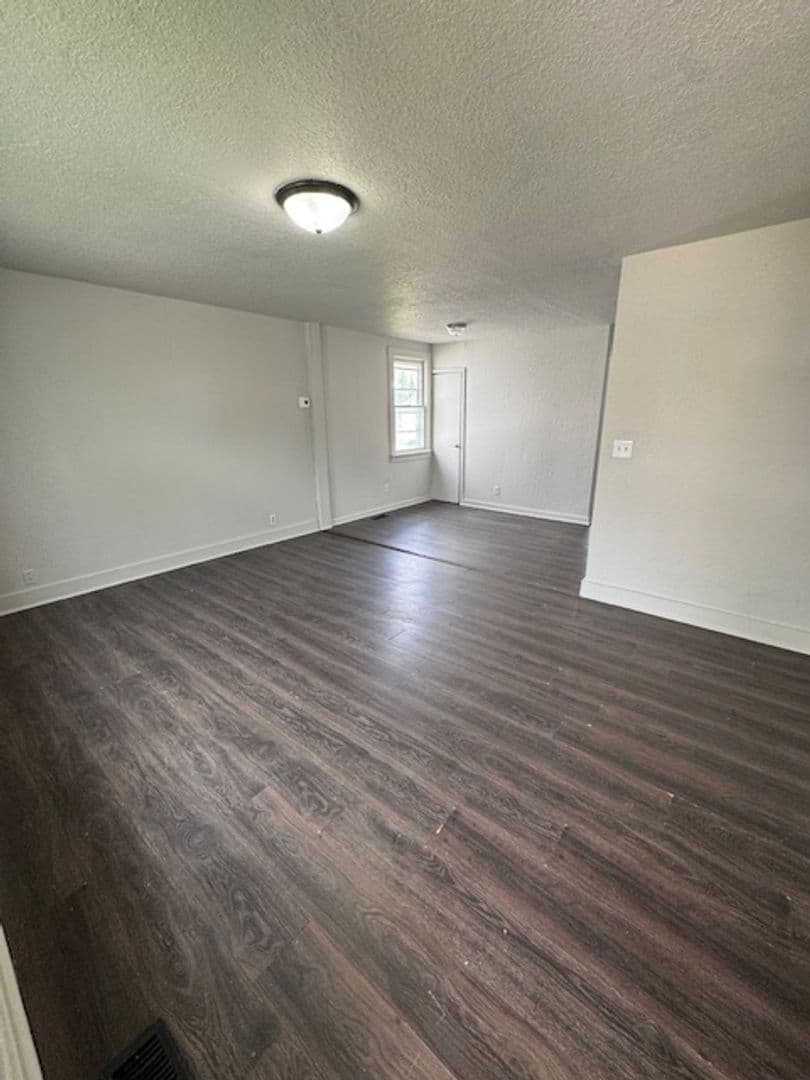 Fort Wayne House: 1516  Bayer Ave